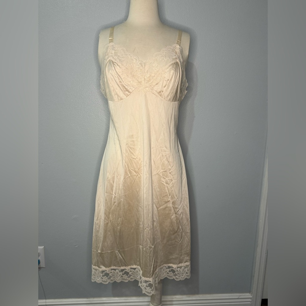 VTG Lace Trim Nightgown